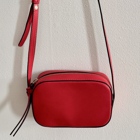 Gap Women's Small Red Faux Leather Crossbody Bag with Adjustable Shoulder Strap - Picture 2 of 7